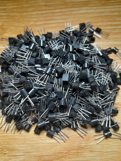 C9015 Transistor PNP 45V 100mA chân TO-92 - Hình ảnh 3