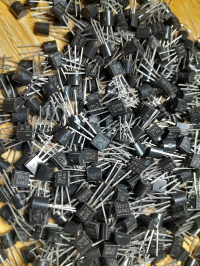C9015 Transistor PNP 45V 100mA chân TO-92 - Hình ảnh 2
